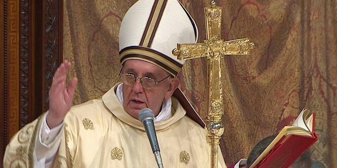 Le pape François a célébré sa première messe publique à la chapelle Sixtine, jeudi 14 mars.