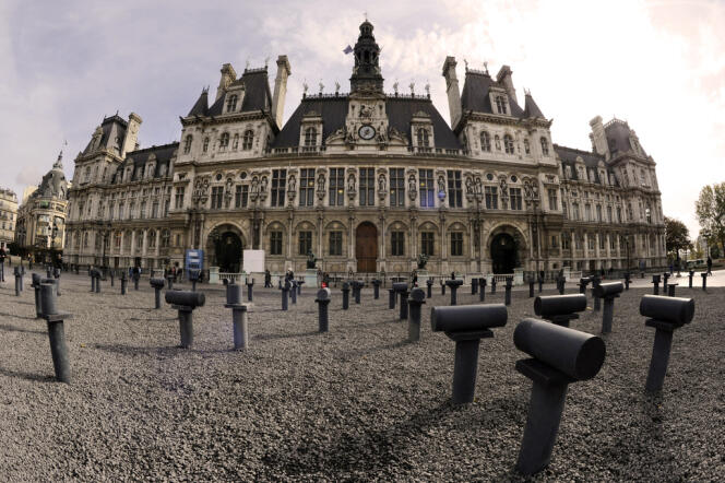 Si vous achetez un logement en vue de le louer à la saison, vous devez obtenir du maire de Paris, après avis du maire d'arrondissement, l'autorisation du changement d'usage (Hôtel de ville de Paris).