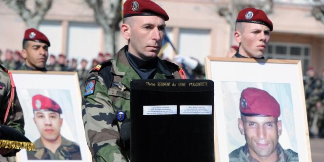 Une cérémonie a été organisée le 15 mars pour remettre la légion d'honneur aux deux militaires tués par Mohammed Merah.