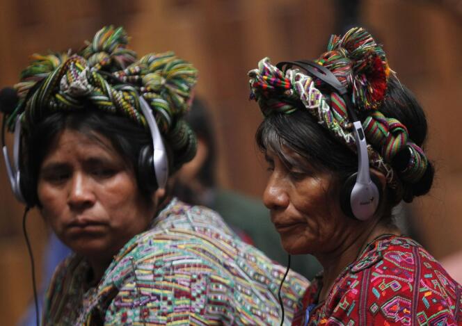 Lundi 25 mars 2013, des femmes mayas de l'ethnie Ixil témoignent au procès de l'ancien général dictateur Efrain Rios Montt, accusé et jugé pour 