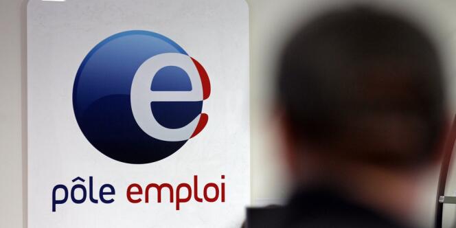Samedi, le ministre du travail François Rebsamen avait reconnu « un échec » en matière d'emploi : depuis l'élection de François Hollande plus de 500 000 nouveaux demandeurs d'emploi sans activité ont poussé la porte de Pôle emploi. 