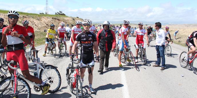 Au Tour Du Maroc Cycliste C Est Couscous Et Tajine Pour Tous