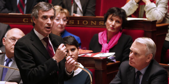 Jérôme Cahuzac, alors ministre du budget, avait, lors des questions au gouvernement du 5 décembre 2012, démenti 