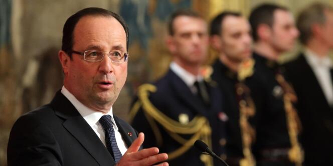 Avec la réforme promise par François Hollande, députés et sénateurs pourront toutefois garder un simple mandat de conseiller municipal.