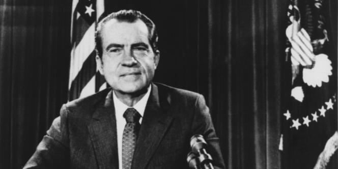 Richard Nixon s'adresse à la nation américaine le 15 août 1971 pour annoncer la suspension de la convertibilité du dollar en or.