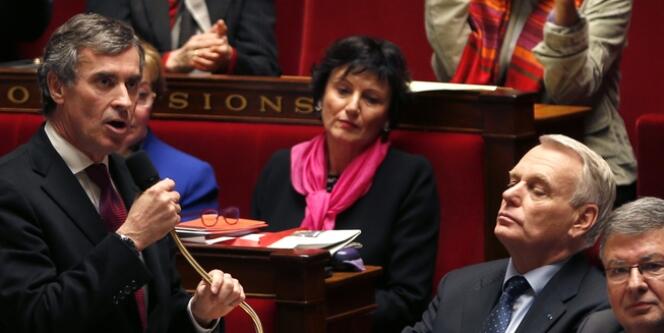 Jérôme Cahuzac à l'Assemblée, le 5 décembre. Alors ministre, il faisait face au feu des questions au lendemain des révélations de Mediapart sur son compte à l'étranger.