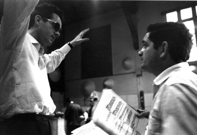 Michel Legrand et Jacques Demy photographiés par Agnès Varda, pendant les séances d'enregistrement de la musique des 