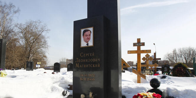 Sergueï Magnitski est mort en novembre 2009 à la suite des mauvais traitements subis pendant sa détention provisoire à la prison de Matrosskaïa Tichina, à Moscou.