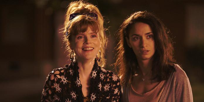 cheba louisa deux comediennes usent de leur charme en vain