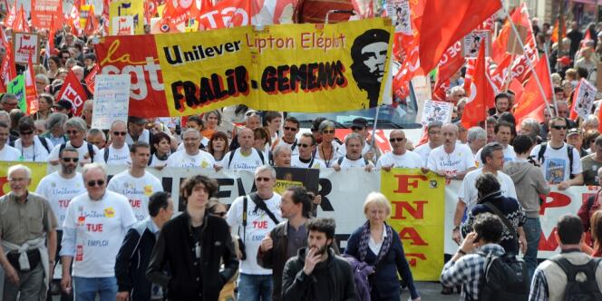 Les salariés de Fralib lors d'une manifestation à Paris le 5 mai 2013.