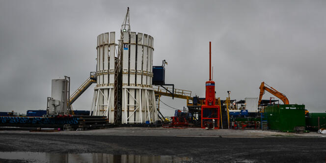La plate-forme d'exploration pétrolière de Hess oil France à Chartronges, en Seine-et-Marne. 