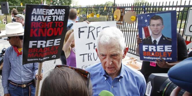 Daniel Ellsberg, lors d'une manifestation de soutien à Bradley Manning, le 1er juin devant Fort Meade, le siège de la NSA, dans le Maryland.