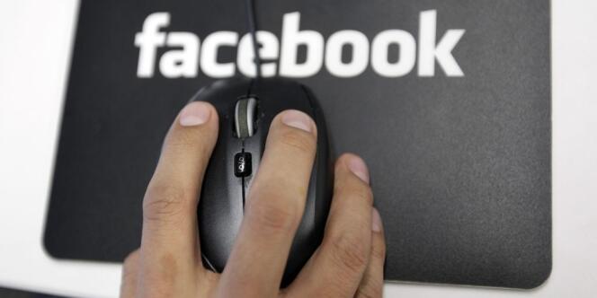 Facebook demeure le premier réseau social, avec plus de deux internautes sur trois inscrits.
