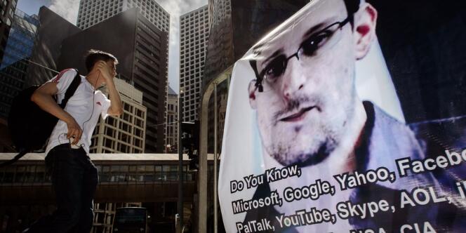 Un portrait d'Edward Snowden à Hongkong, le 18 juin.