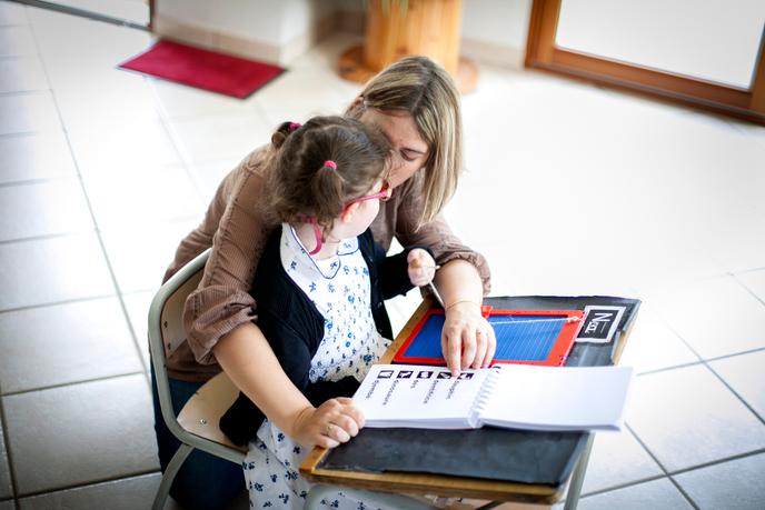 A La Rentree Manon 5 Ans Et Malvoyante Perdra Son
