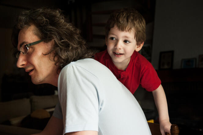 Florian Bricogne et son fils. Le jeune papa dit ne s'être jamais senti 