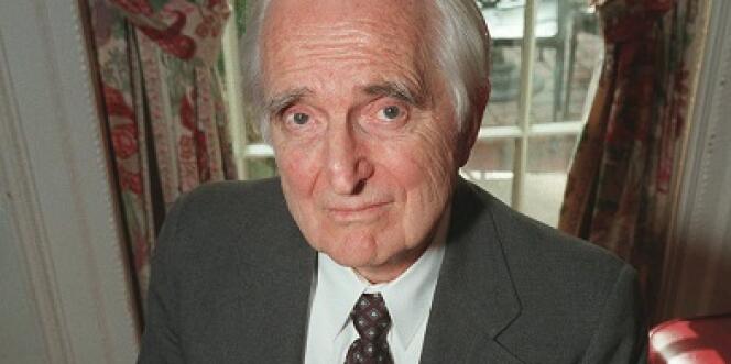Douglas Engelbart, l'ingénieur inventeur de la souris d'ordinateur, en avril 1997 à New York.
