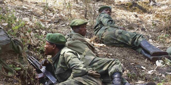 Des militaires congolais combattent contre le M23 près de Goma, le 15 juillet. 