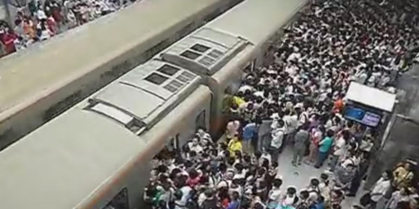 A l'heure de pointe, l'enfer de la ligne 13 du métro... de Pékin