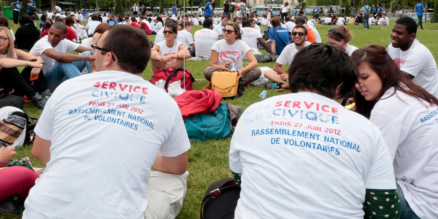 Le Service Civique Choix Contraint De Jeunes Diplomes