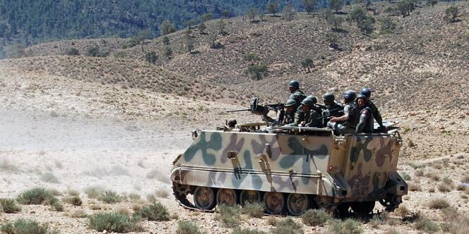 Des militaires tunisiens dans la région du mont Chaambi, en juin 2013.