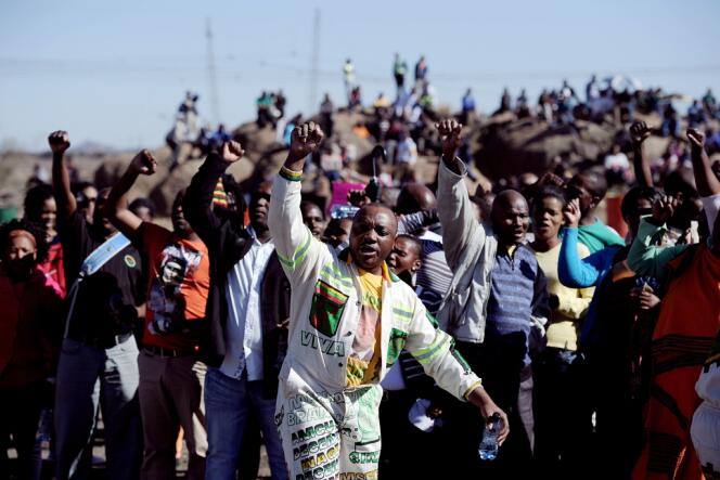Manifestation, le 16 août 2013, pour commémorer, un an après, le massacre de Marikana au cours duquel 34 mineurs avaient été tués. 
