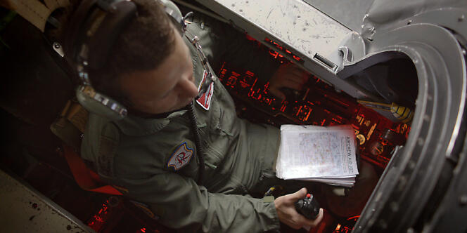 Malgré de nombreuses heures de vol, les pilotes de chasse expérimentés continuent à se former dans un simulateur. 