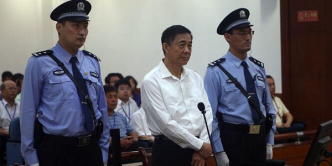 Bo Xilai est poursuivi pour corruption, détournement de fonds et abus de pouvoir.