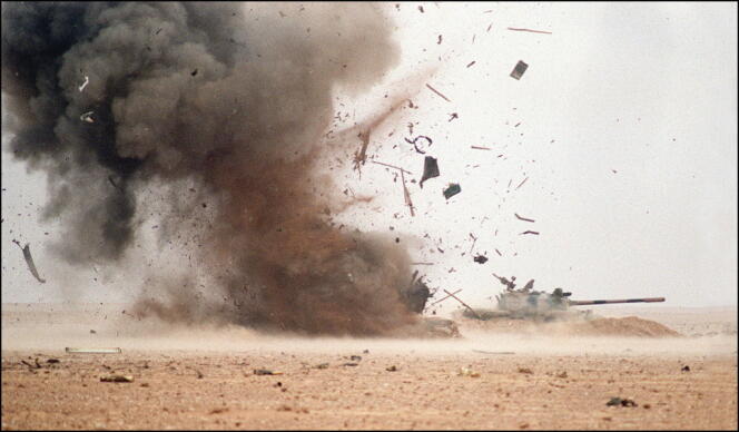 Explosion d'un bunker irakien en février 1991.