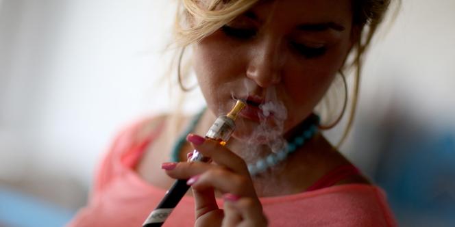 Cigarette lectronique : pour l'heure, a vapote au travail