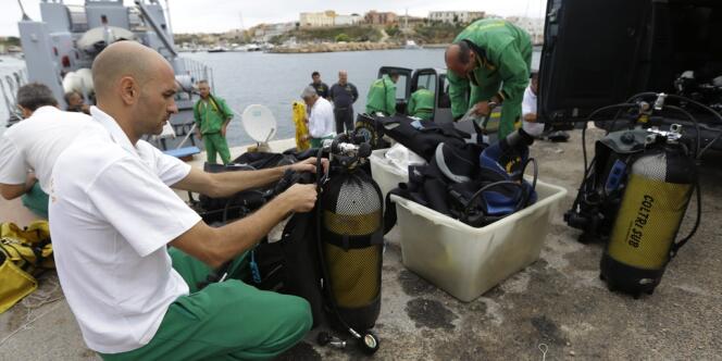 Les secours ont repris, dimanche 6 octobre, leurs opérations de recherche des corps des centaines de migrants morts dans un naufrage au large des côtes de Lampedusa.