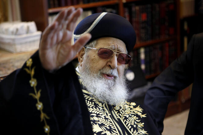 La mort du rabbin Ovadia Yossef a provoqué une onde de choc en Israël. Tous les médias ont interrompu leurs programmes pour relater l'événement. L'enterrement doit avoir lieu en fin de journée à Jérusalem – ici en décembre 2011 à Jérusalem.