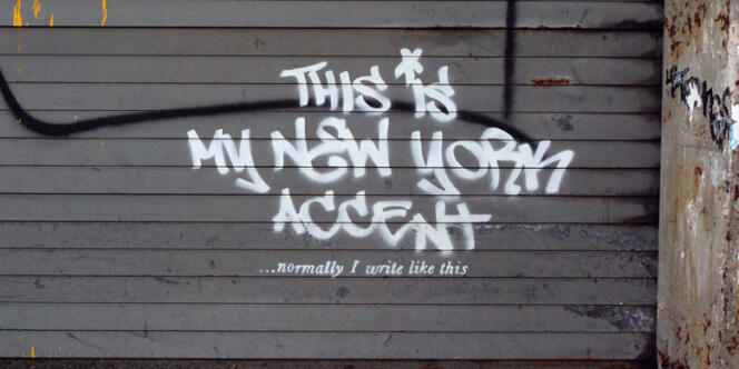 Tag réalisé par Banksy le 2 octobre 2013 à Manhattan (New York).