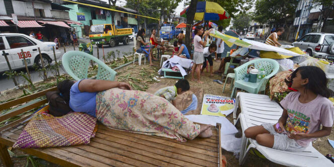 Des habitant de l'île de Cebu ont quitté leur maison après le séisme qui a touché l'île mardi 15 octobre.