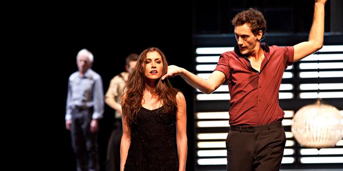 Olivia Ruiz Ardente Cantoara En Herbe