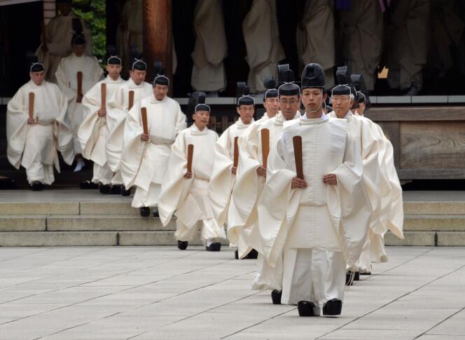 Cérémonie shintoïste lors du festival d'automne du sanctuaire Yasukuni, le 17 octobre à Tokyo.