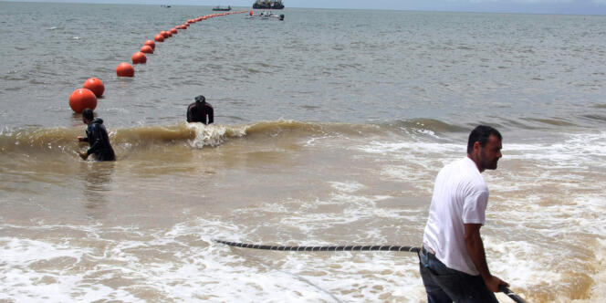 Un câble sous-marin de télécommunications mis en place en 2011 à Libreville au Gabon entre l'Afrique et l'Europe.