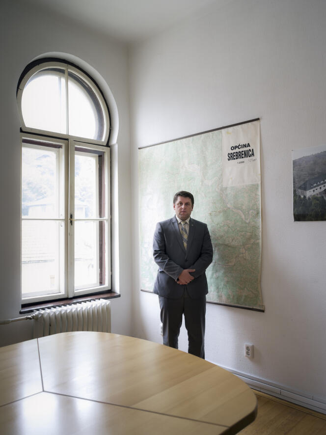 Camil Durakovic, le maire de Srebrenica, dans son bureau.