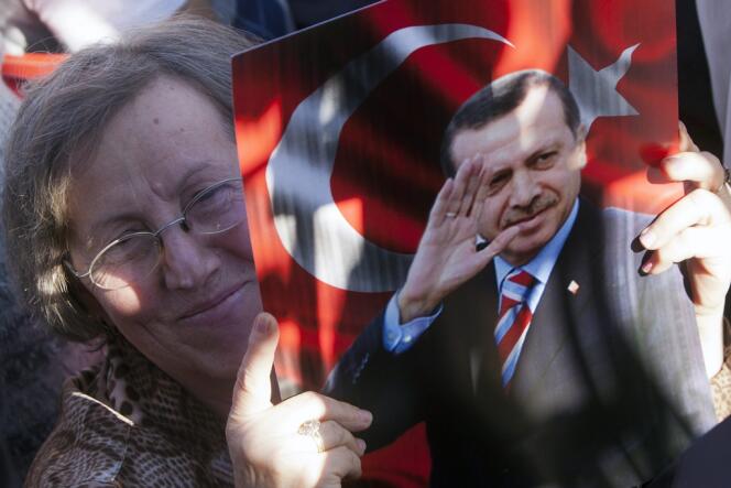 A Prizen (Kosovo), pendant la visite du premier ministre turc, Recep Tayyip Erdogan, le 23 octobre 2013. 