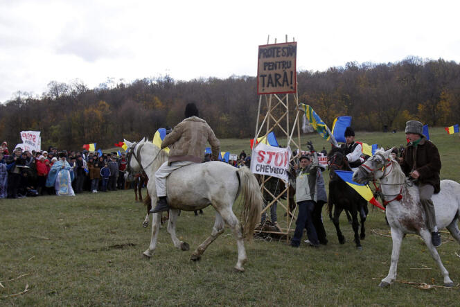 Manifestation à Pungesti contre l’exploitation du gaz de schiste, le 19 octobre. 