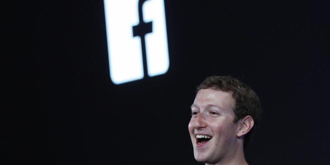 Le fondateur et PDG de Facebook, Mark Zuckerberg, au siège de l'entreprise à Menlo Park (Californie) en avril 2013. 