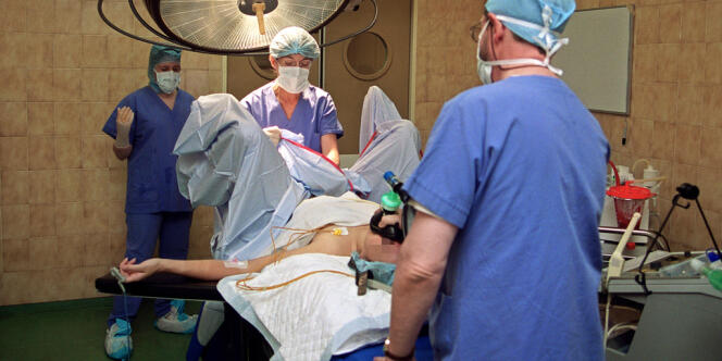 Une IVG chirurgicale pratiquée à l'hôpital franco-britannique de Levallois-Perret.