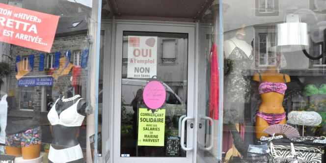 Les commerçants de Quimper ont annoncé qu'ils baisseraient leur rideaux en signe de solidarité avec les manifestants de Quimper, samedi 2 novembre.