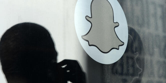 La publicité sur Snapchat, c'est pour « bientôt », a confirmé mercredi 8 octobre Evan Spiegel, le cofondateur et directeur général du service de messages éphémères.