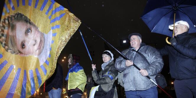 Manifestation de soutien à Ioulia Timochenko et à la suspension des négociations pour un accord d'association entre l'Ukraine et  l'Union européenne après l'interruption surprise des négociations, jeudi 21 novembre.