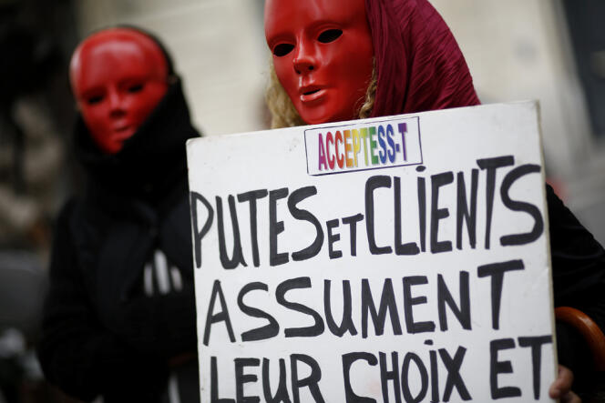 Manifestation contre la pénalisation des clients de prostituées, à Paris, le 17 septembre.