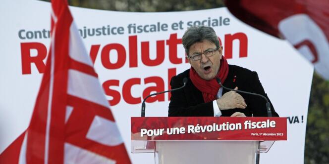 Jean-Luc Mélenchon, chef du Parti de gauche lors d'un discours prononcé à la fin de la manifestation, dimanche 1er décembre. 