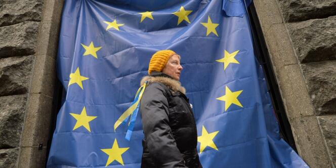 La colère des Ukrainiens pro-européens ne cesse de grandir depuis que leur président, Viktor Ianoukovitch, a abruptement rompu les négociations de l’accord d’association avec l’UE, le 21 novembre, une semaine avant sa signature.