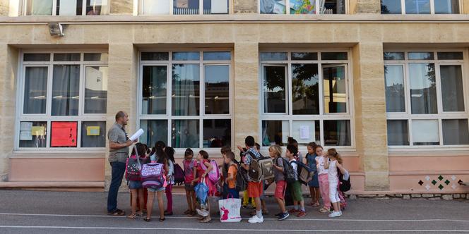 Rentrée scolaire à l'école Abbé-de-l'Epée, à Marseille, le 3 septembre 2013.