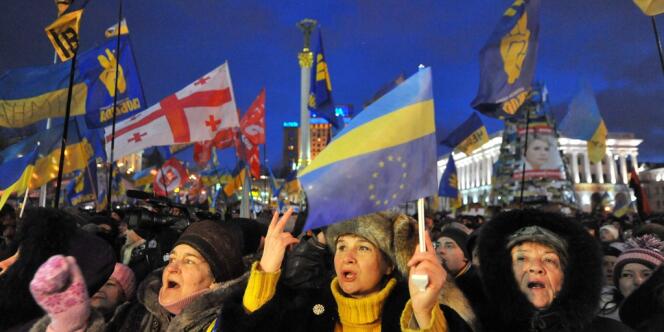 Environ 10 000 manifestants se sont rassemblés à Kiev samedi 7 décembre.